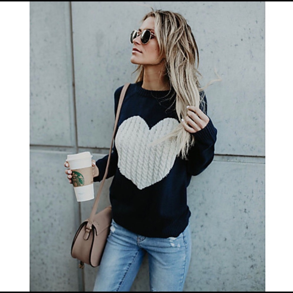 ✨BRIA✨ Heart print sweater